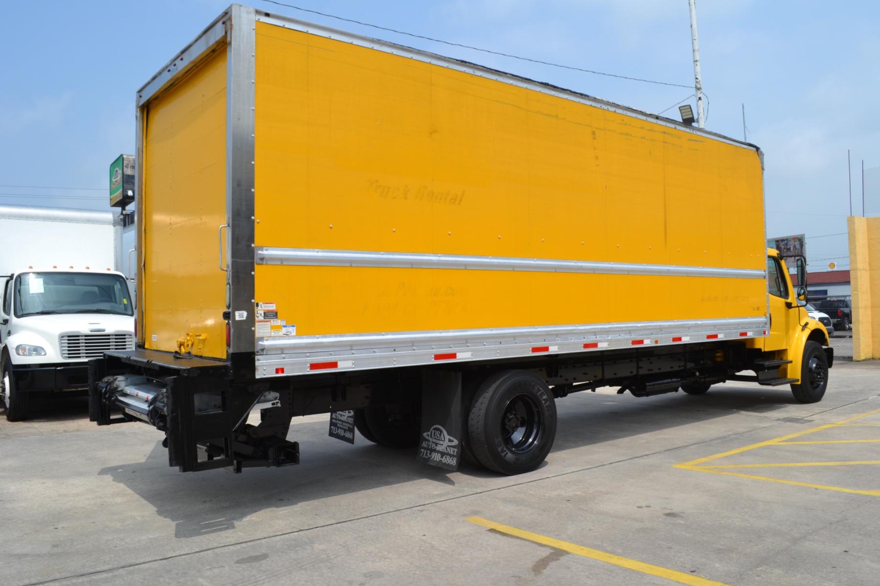 2017 YELLOW /BLACK FREIGHTLINER M2-106 with an CUMMINS ISB 6.7L 220HP engine, ALLISON 2200RDS AUTOMATIC transmission, located at 9172 North Fwy, Houston, TX, 77037, (713) 910-6868, 29.887470, -95.411903 - 26,000LB GVWR NON CDL, MORGAN 26FT BOX, 13FT CLEARANCE, 103" X 102" AIR RIDE, MAXON 3,000LB CAPACITY ALUMINUM LIFT GATE, 80 GALLON FUEL TANK, COLD A/C, CRUISE CONTROL - Photo #4